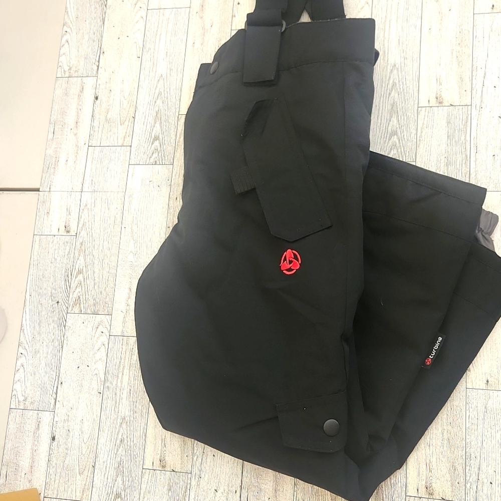 Snowboarding pants